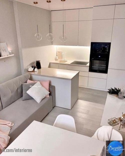 В небольшой квартире решили своими силами сделать ремонт. 01