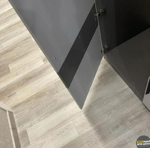 Интерьер прихожей. С вместительным шкафом. 04