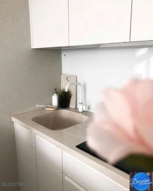 В небольшой квартире решили своими силами сделать ремонт. 09