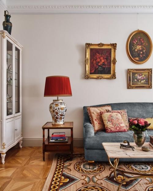 Реализованный интерьер квартиры, для мамы заказчика - яркой женщины 75-ти лет. 02