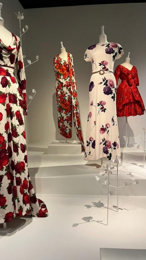 Выставка Les Fleurs d'Yves Saint Laurent в фонде YSL / Париж. 03