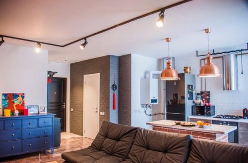 Как выжать максимум из однушки: стиль лофт и столовая на балконе. 01