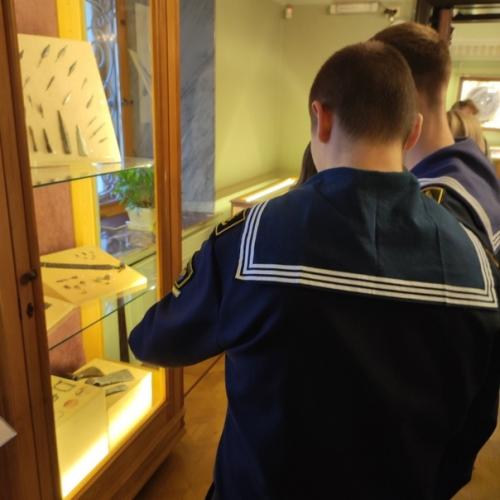 В преддверии бала. 01