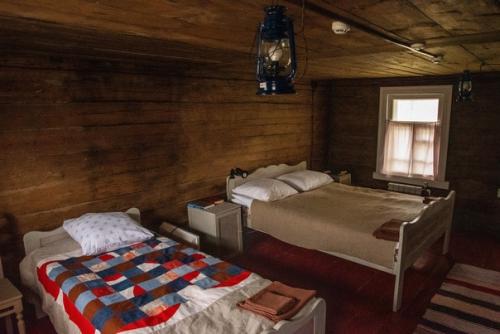 В продолжение темы где Остановиться в Сольвычегодске, стоит сказать, что помимо показанного ниже земского дома есть ещё вот что: 03