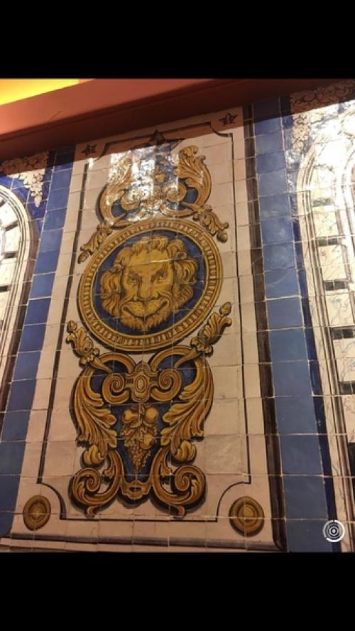 С некоторых пор я завела себе традицию привозить керамические плитки из разных путешествий.