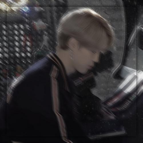 au, в котором юнги слишком часто придаётся воспоминаниям былых дней. 01