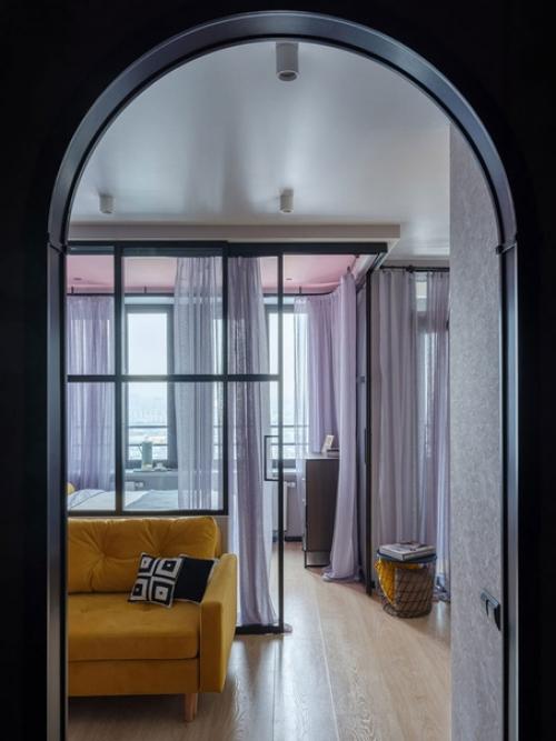 Маленькая, но яркая и продуманная квартира для девушки (40 кв. 05