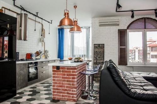 Как выжать максимум из однушки: стиль лофт и столовая на балконе. 02