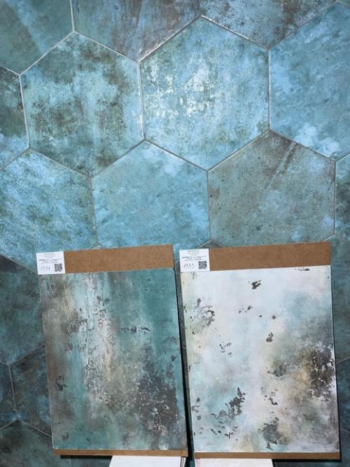 Ну наконец то появился долгожданный цвет среди множества оттенков серого порождающих современными интерьерами. 01