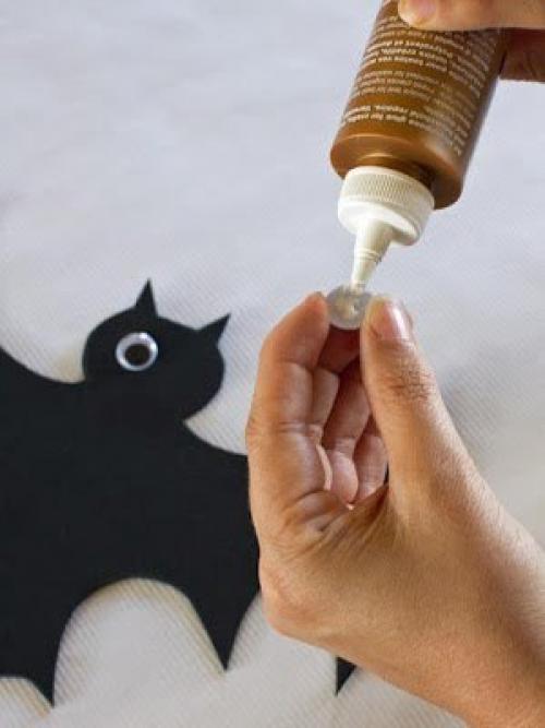 Не хотите к хэллоуину сделать тематические подвески с черными летучими мышами, тыквами и привидениями? 07