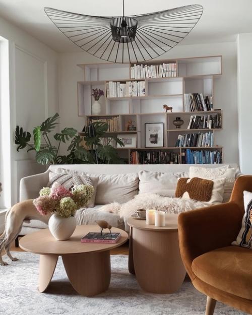 Теплый современный уют в интерьере с мебелью из натурального дерева, приятными осенними оттенками и вкусной ароматной выпечкой. 07