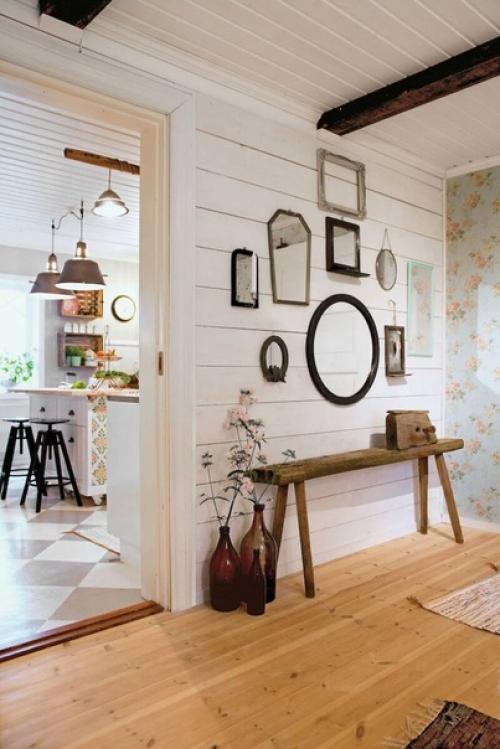 Еще один вдохновляющий пример, как семейная пара приобрела и восстановила старый дом, сохранив старинную мебель. 09