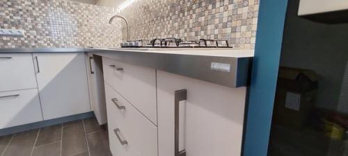 Просторная кухня - вот о чем мечтает каждая хозяйка! 08