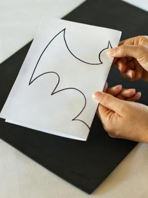 Не хотите к хэллоуину сделать тематические подвески с черными летучими мышами, тыквами и привидениями? 04