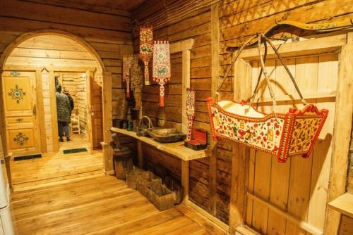 В продолжение темы где Остановиться в Сольвычегодске, стоит сказать, что помимо показанного ниже земского дома есть ещё вот что: 07