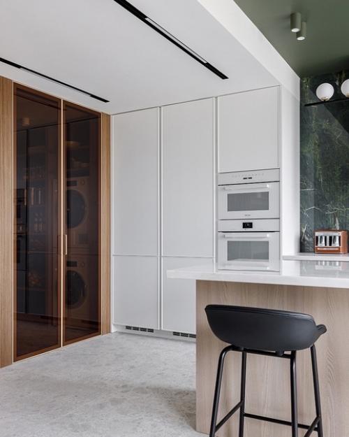 Реализовать свои пожелания в интерьере заказчики доверили дизайнеру Ольге лагодной. 03