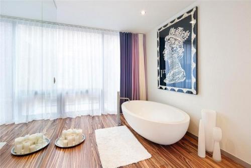 400 West Street от Sixx Design. 06