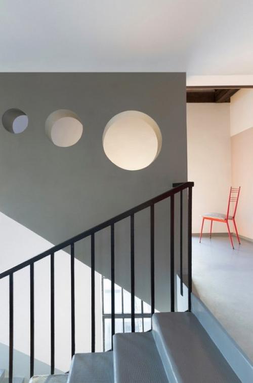 Команда A + Z Design Studio реализовала проект жилого пространства для семьи из Будапешта, Венгрия. 01