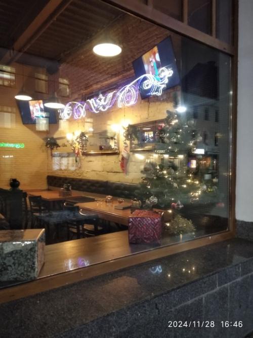 Елки начинаются. Ещё не закончился ноябрь, в все уже напоминает о приближении нового года! 08