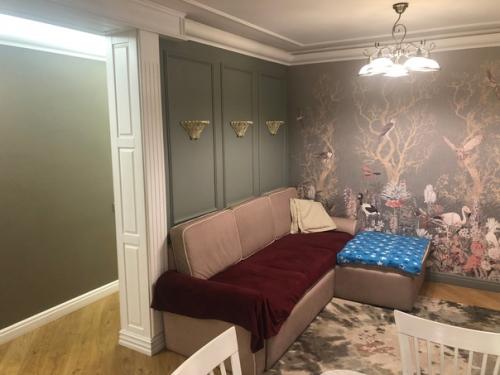 Двухкомнатная квартира в пгт продается. 02