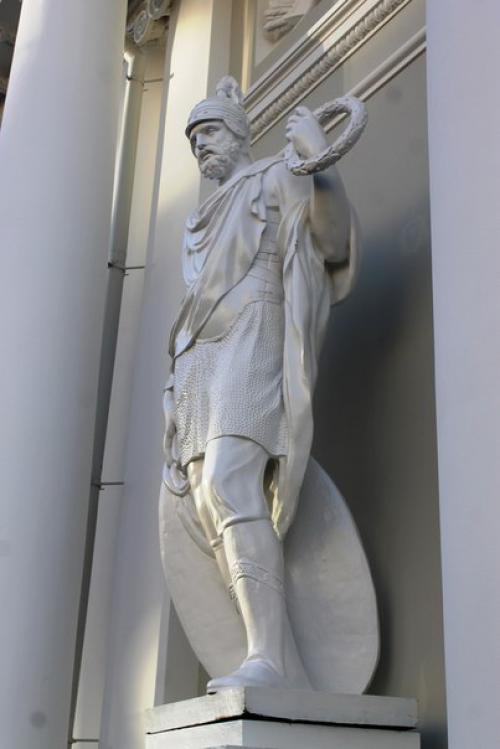 На павильон Аничкова дворца на невском проспекте возвращаются скульптуры воинов. 07