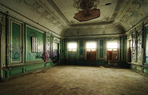 9 прекрасных заброшенных особняков Петербурга. 06