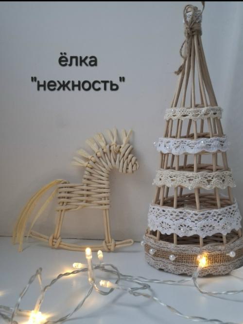 Ёлки для тех кто осознал, что устал каждый год собирать и разбирать огромную ёлку в потолок. 01