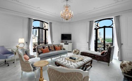 Номер - люкс от Диор - St.