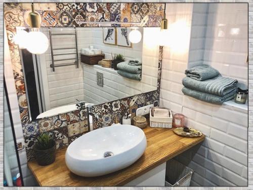 Небольшая ванная комната. 05