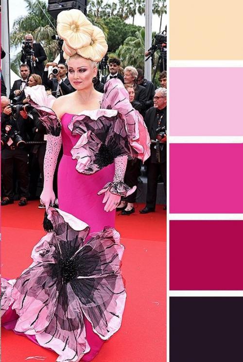 Ярко-розовый - это самый опасный цвет для красной дорожки, настоящая ловушка для российских звезд. 04