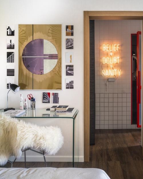 Стильная нетипичная дизайнерская однушка, отражающая любовь хозяйки к уличной культуре. 03