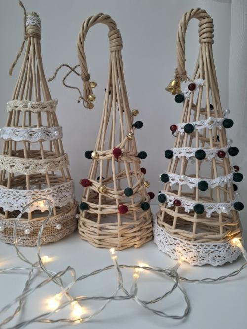 Ёлки для тех кто осознал, что устал каждый год собирать и разбирать огромную ёлку в потолок. 03