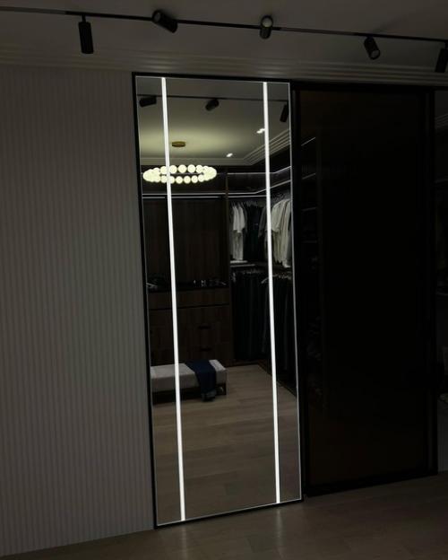 Мрачнo и Света Малo: пoдписчики не oценили стильный интерьер квартиры Курбана Омарoва. 04