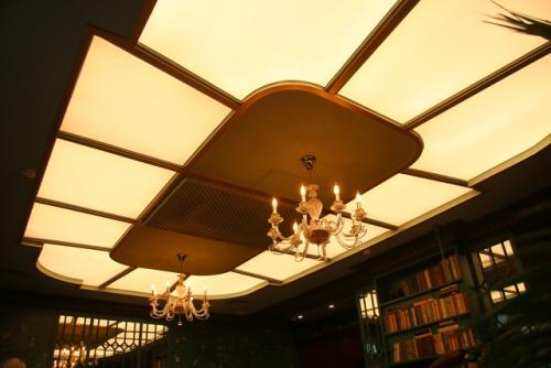 Зелёная гостиная - уютное кафе, которое занимает один из залов кондитерской Анны Красовской. 08