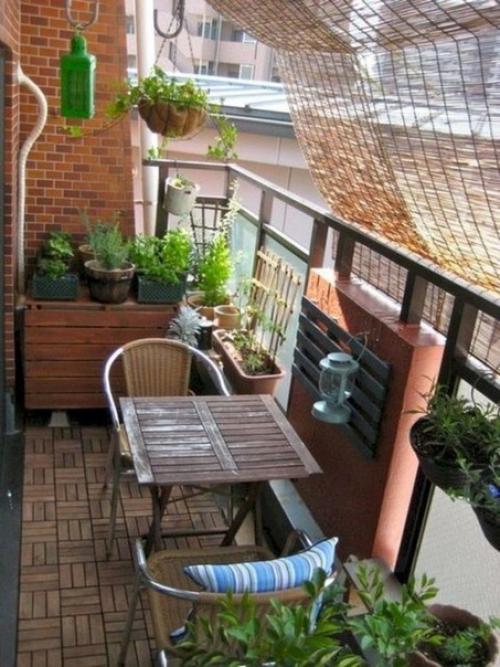 Полезный островок. Все, у кого есть балкон или лоджия наверняка скажут, что это довольно важный элемент квартиры, хоть как правило и не большой! 02