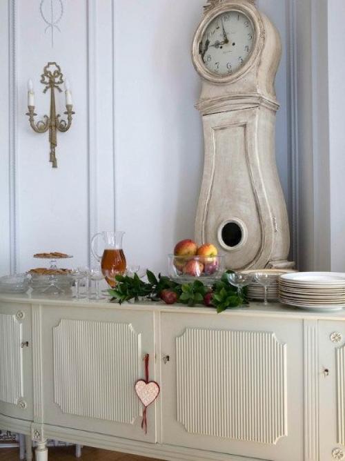 Часы в современном интерьере. 06