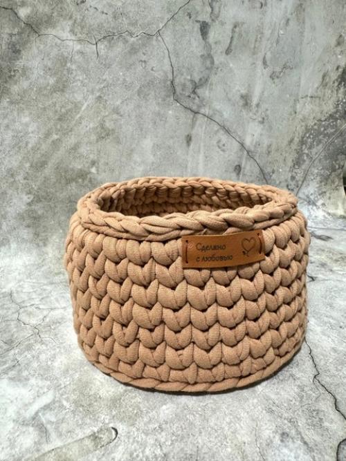 Хочу предоставить вашему вниманию вязанные корзинки из трикотажной пряжи данные корзинки подойдут под любой интерьер, уберут визуальный шум. 01