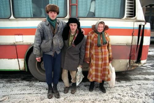 В 1991 году распался Ссср, и начало девяностых годов стало переходным периодом от советской системы к нормальным экономическим отношениям. 03