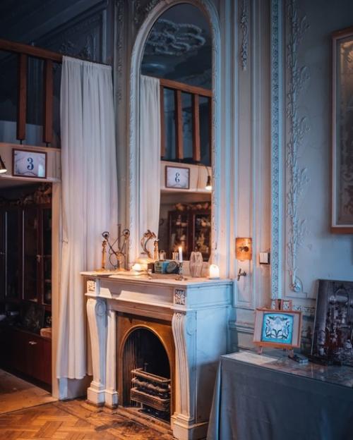 Это одна из квартир в знаменитом доме бака на кирочной улице. 04