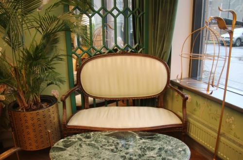 Зелёная гостиная - уютное кафе, которое занимает один из залов кондитерской Анны Красовской. 03