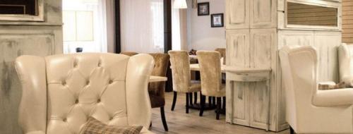 А в астане появляется все больше и больше заведений, готовых радовать клиентов уникальным интерьером и, конечно, вкусной кухней! 04