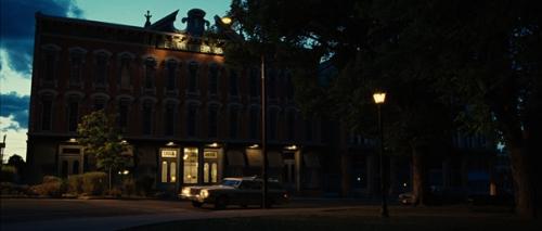 Пересматривали Вампиров карпентера, заметили подозрительно знакомый отель. 01