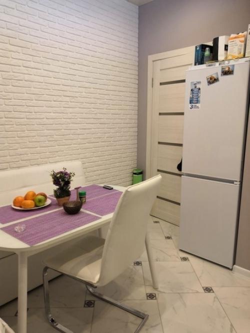 Светлый ремонт маленькой однокомнатной квартиры для молодой семьи. 05