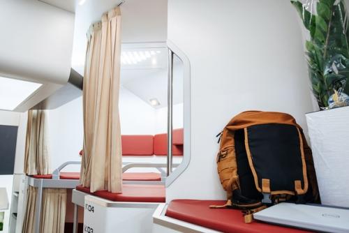 Обсудим Елочку?   Это концепт капсульного вагона с диагональным расположением мест. 02