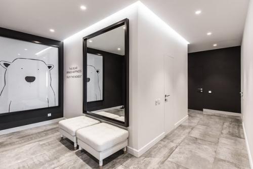 Хочу поделиться с вами фотографиями замечательной реализованной квартиры в Краснодаре, которую проектировала для красивой молодой пары. 01