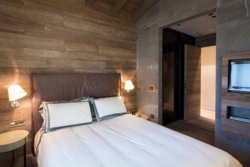 Итальянский архитектор Анджело поццоли завершил реализацию проекта реконструкции квартиры в Швейцарии. 01