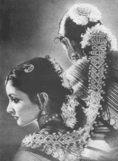 Искусство индийских куртизанок.
