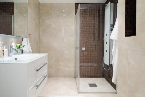 Чудесная квартира на последнем этаже старого дома в Швеции. 07