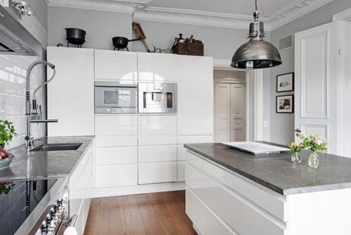 Чудесная квартира на последнем этаже старого дома в Швеции. 04