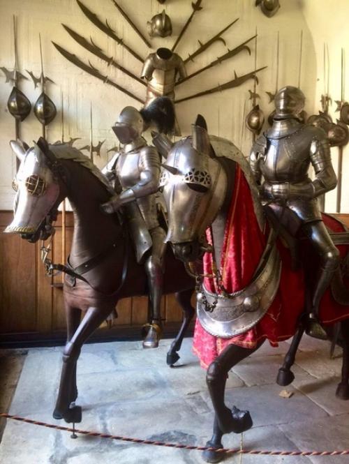 Замок жлебы в Чехии встречает своих гостей роскошными, стильными, достойными внимания истинных ценителей, интерьерами. 01